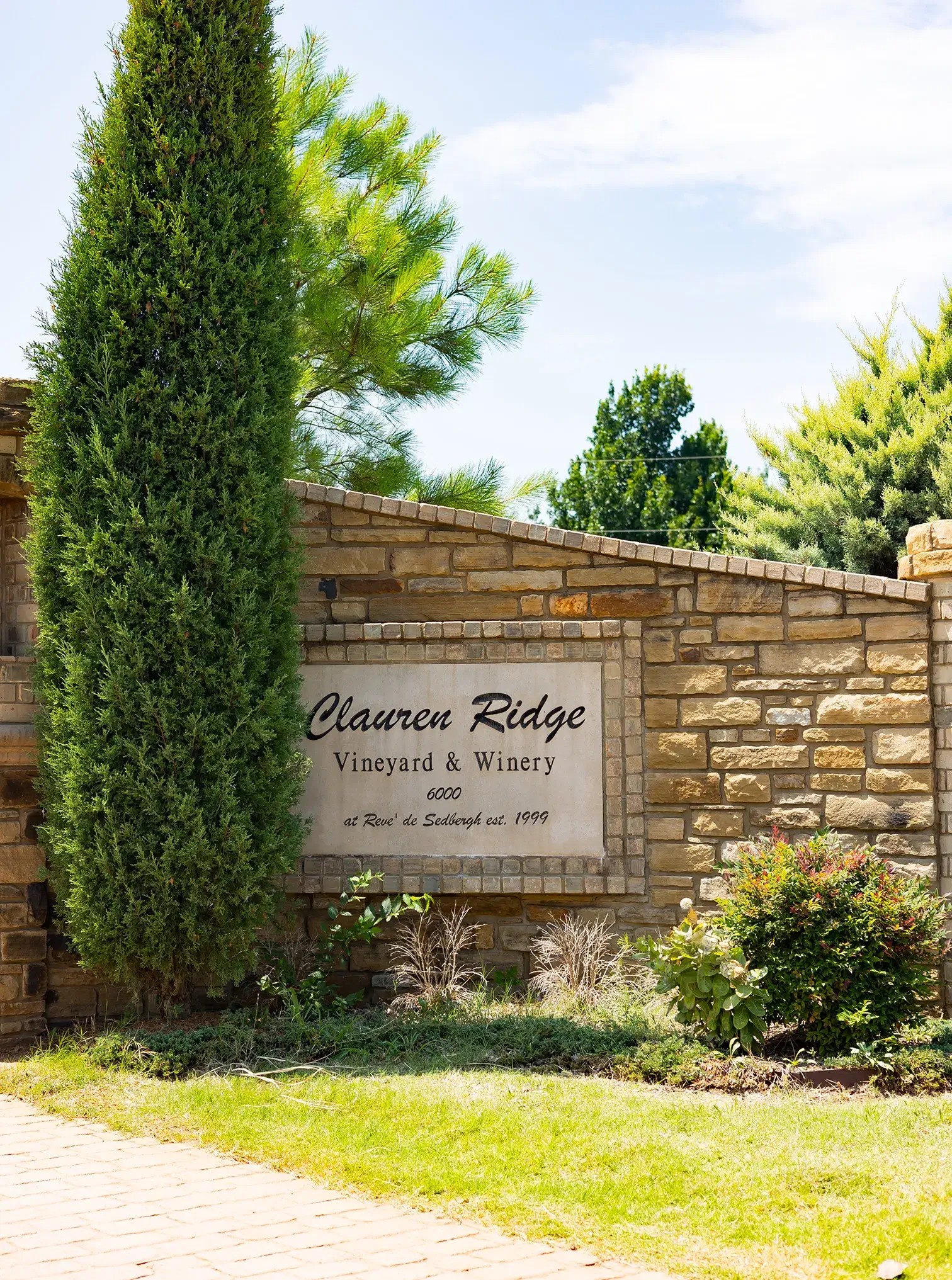 clauren-ridge-difference Clauren Ridge entrance sign