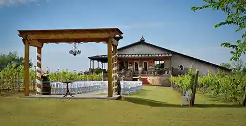 Clauren Ridge's wedding venues near OKC